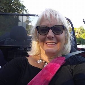 Meet your Posher, Renee